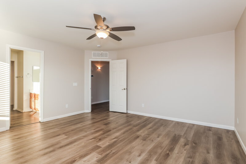 1,990/Mo, 13023 W Lawrence Road Glendale, AZ 85307 Main Bedroom View 2