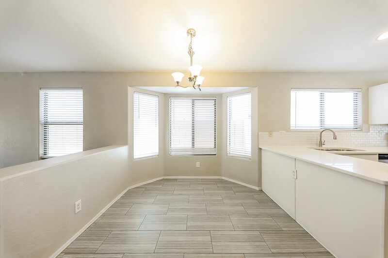 2,070/Mo, 4323 W Apollo Rd Laveen, AZ 85339 Dining Room View