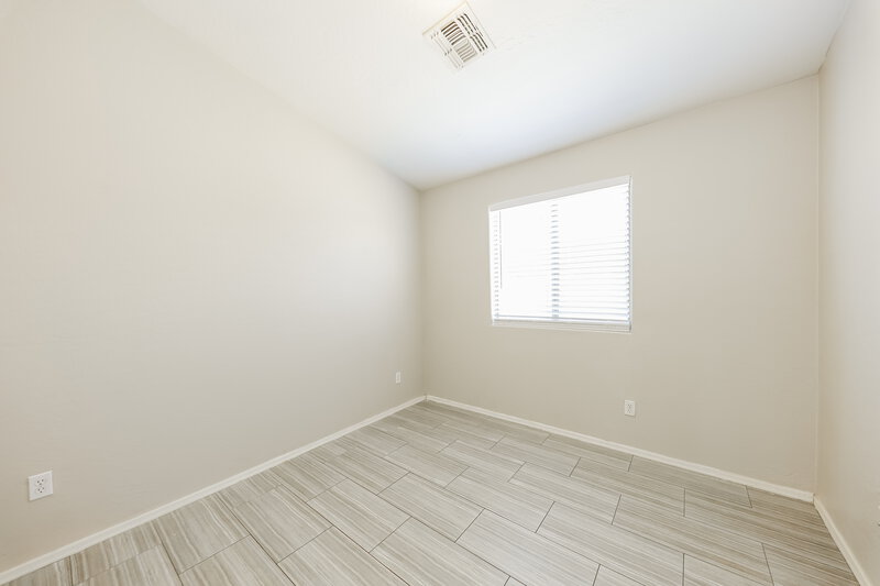 2,070/Mo, 4323 W Apollo Rd Laveen, AZ 85339 Bedroom View