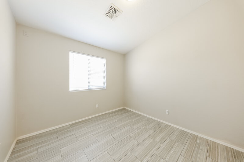 2,070/Mo, 4323 W Apollo Rd Laveen, AZ 85339 Bedroom View 2