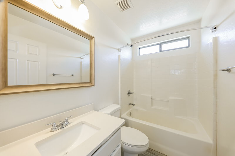 2,070/Mo, 4323 W Apollo Rd Laveen, AZ 85339 Bathroom View