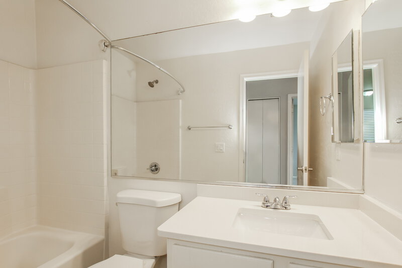 1,780/Mo, 11414 W Apache St Avondale, AZ 85323 Bathroom View