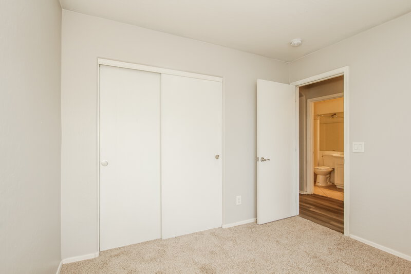 1,780/Mo, 11414 W Apache St Avondale, AZ 85323 Bathroom View 2