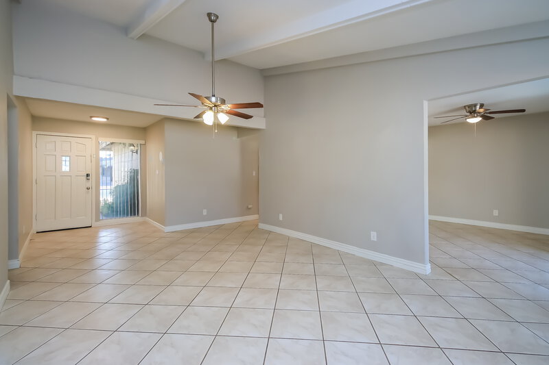 2,305/Mo, 3060 E Emelita Ave Mesa, AZ 85204 Living Room View 3