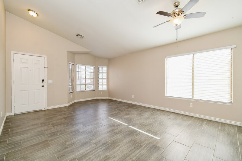 1,990/Mo, 438 N Opal Mesa, AZ 85207 Living Room View