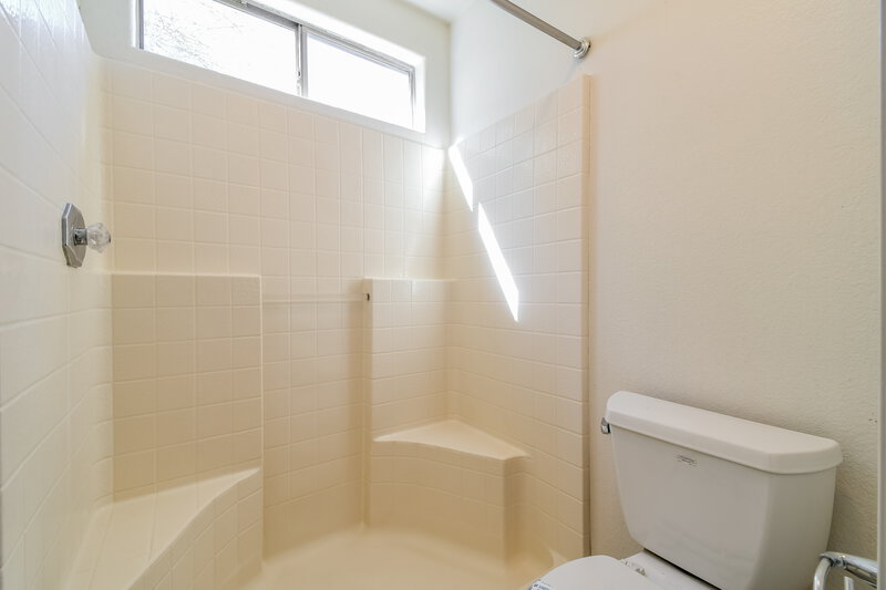 1,990/Mo, 438 N Opal Mesa, AZ 85207 Bathroom View