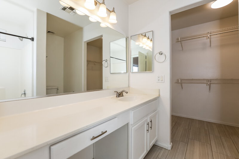 1,830/Mo, 2460 W Tanner Ranch Road San Tan Valley, AZ 85142 Main Bathroom View 2