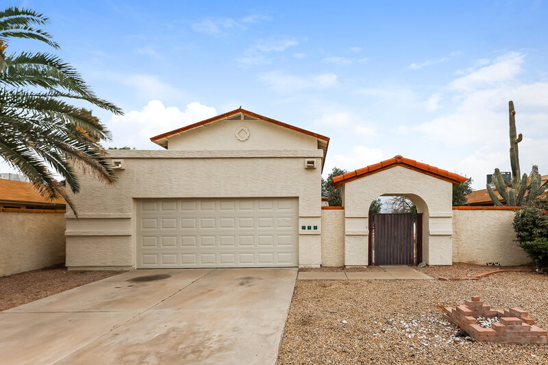 2,015/Mo, 532 N Nassau Mesa, AZ 85205 External View