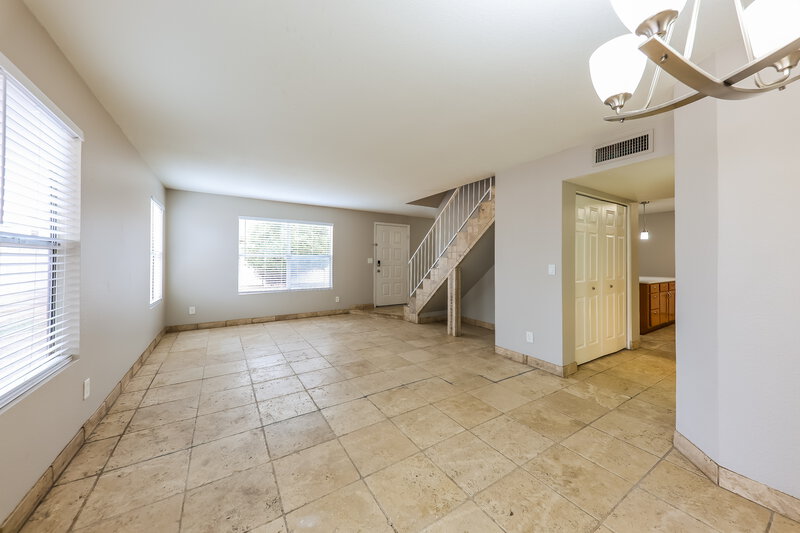 2,015/Mo, 532 N Nassau Mesa, AZ 85205 Living Room View