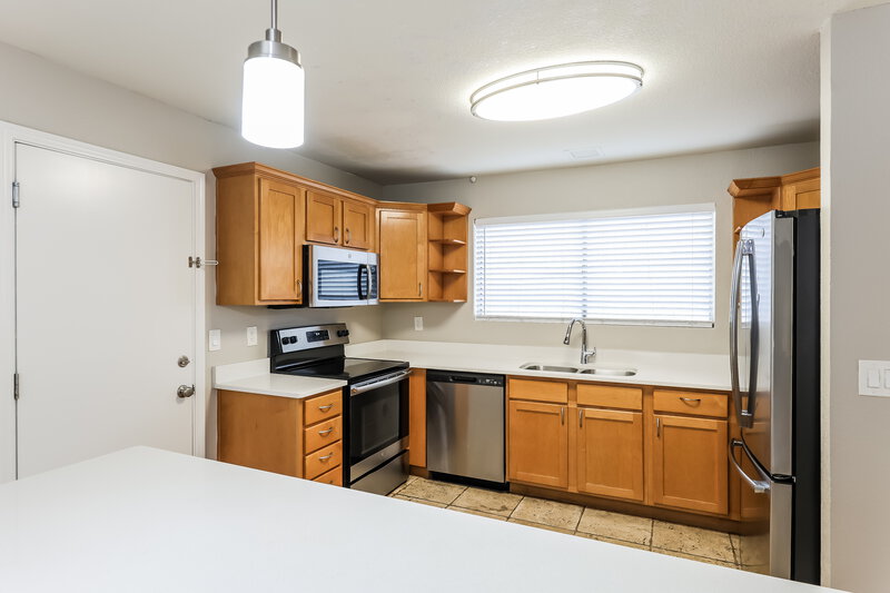 2,015/Mo, 532 N Nassau Mesa, AZ 85205 Kitchen View