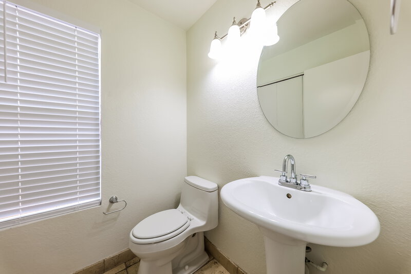 2,015/Mo, 532 N Nassau Mesa, AZ 85205 Powder Room View