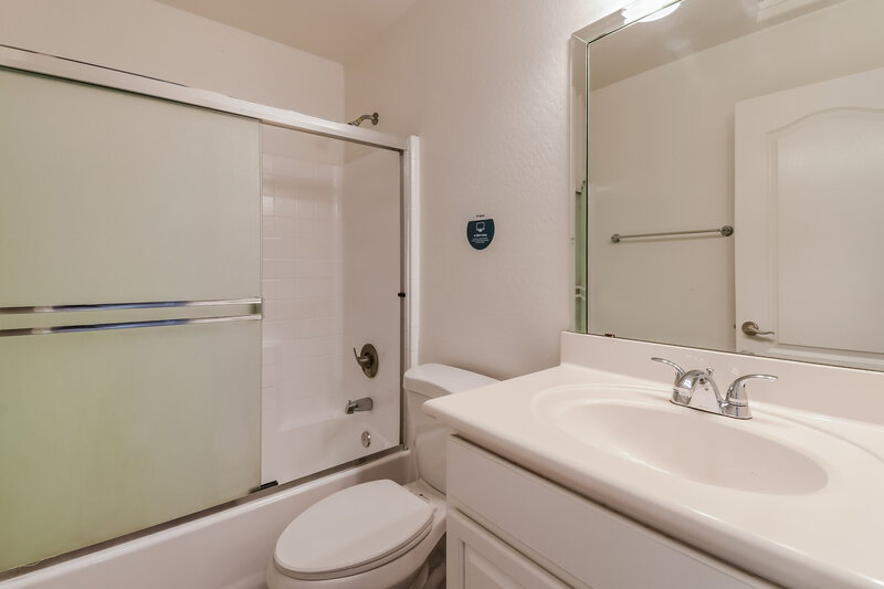 1,850/Mo, 2726 E Desert Rose Trl San Tan Valley, AZ 85143 Bathroom View