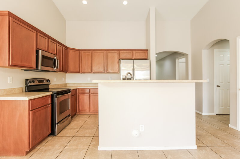 2,290/Mo, 2431 W Gaby Rd Phoenix, AZ 85041 Kitchen View