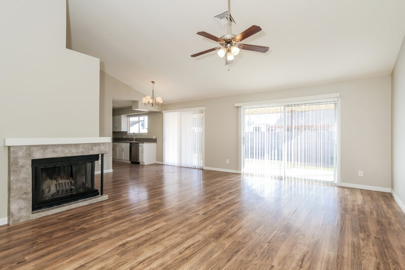 2,140/Mo, 8421 W Windrose Drive Peoria, AZ 85381 Living Room View