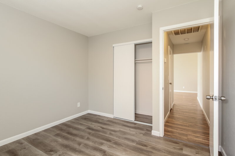 2,140/Mo, 8421 W Windrose Drive Peoria, AZ 85381 Bedroom View 5