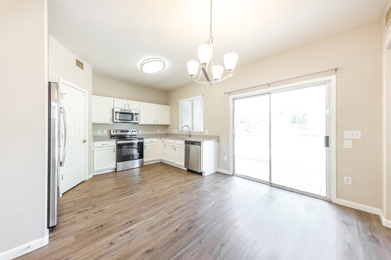 2,050/Mo, 1306 S 119th Drive Avondale, AZ 85323 Dining Room View