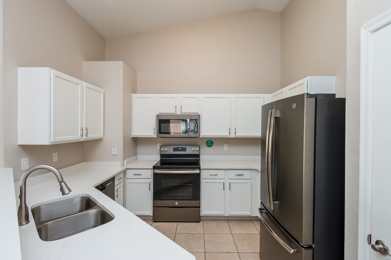 2,130/Mo, 4882 E Meadow Mist Lane San Tan Valley, AZ 85140 Kitchen View