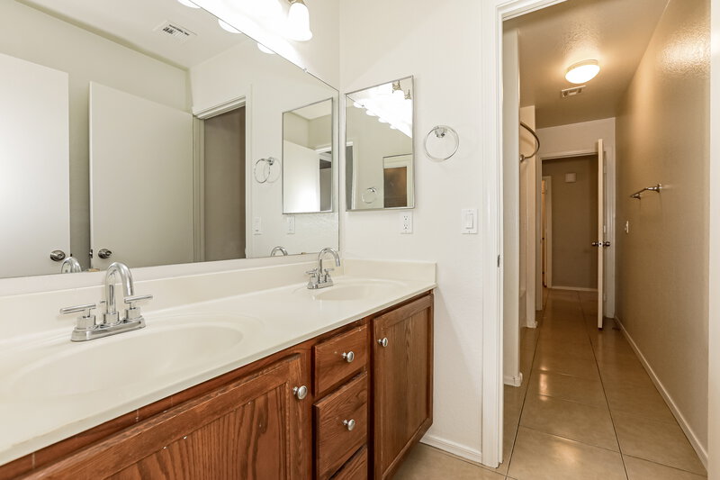 1,970/Mo, 3630 W Mesquite Avenue San Tan Valley, AZ 85144 Bathroom View