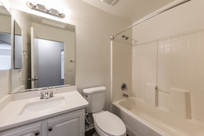 1,810/Mo, 11834 W Sunnyside Dr El Mirage, AZ 85335 Bathroom View