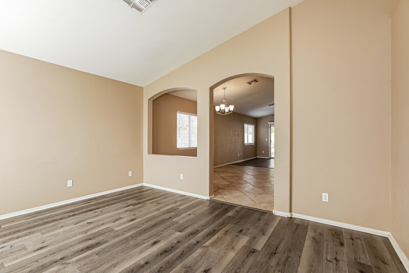 2,110/Mo, 803 S Chatsworth Mesa, AZ 85208 Living Room View