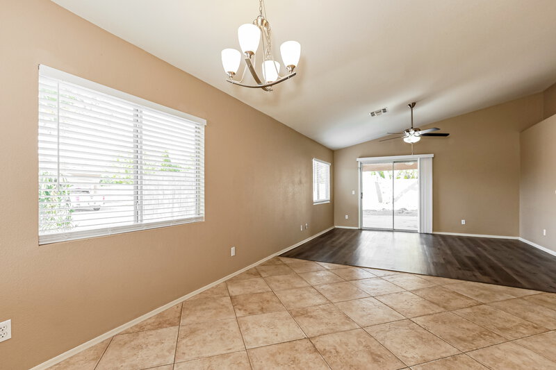 2,110/Mo, 803 S Chatsworth Mesa, AZ 85208 Dining Room View