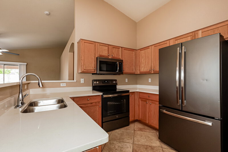 2,110/Mo, 803 S Chatsworth Mesa, AZ 85208 Kitchen View