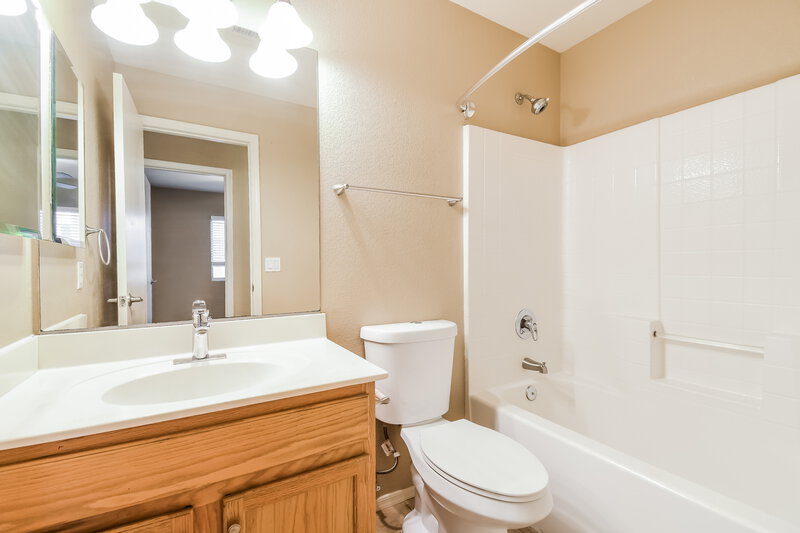 2,325/Mo, 803 S Chatsworth Street Mesa, AZ 85208 Main Bathroom View