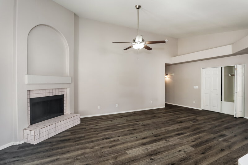 2,370/Mo, 4243 E Balsam Ave Mesa, AZ 85206 Living Room View