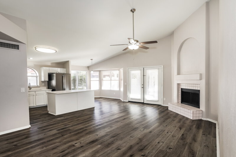 2,370/Mo, 4243 E Balsam Ave Mesa, AZ 85206 Living Room View 2