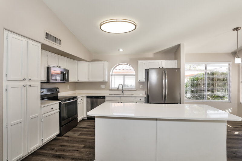 2,370/Mo, 4243 E Balsam Ave Mesa, AZ 85206 Kitchen View 2