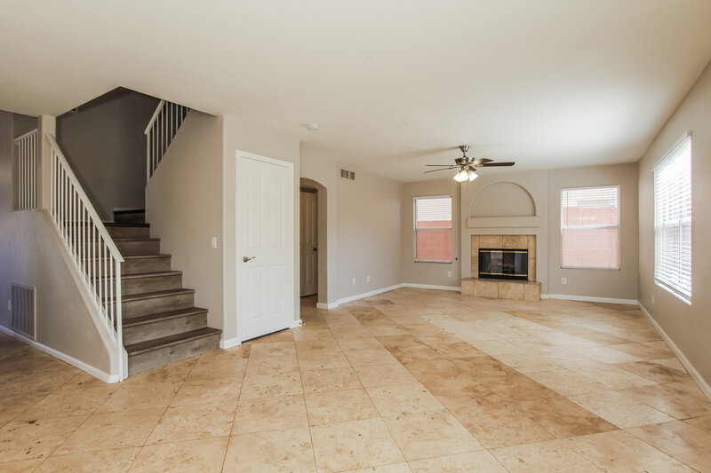2,195/Mo, 2401 N 125th Dr Avondale, AZ 85392 Living Room View