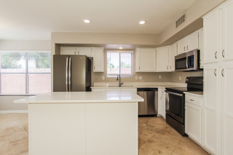 2,195/Mo, 2401 N 125th Dr Avondale, AZ 85392 Kitchen View