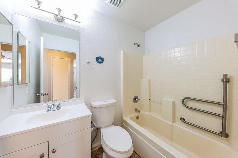 1,935/Mo, 17907 N Reno Ave Surprise, AZ 85374 Bathroom View