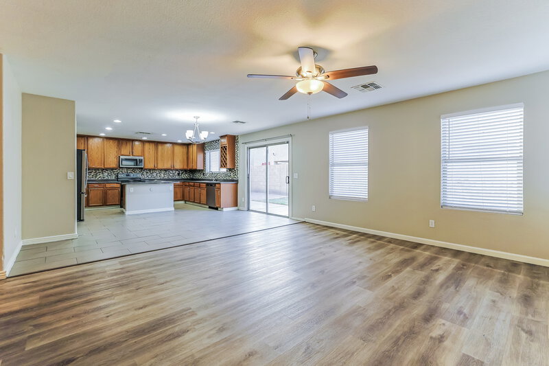 2,055/Mo, 9449 W Jamestown Rd Phoenix, AZ 85037 Living Room View