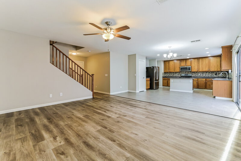 2,055/Mo, 9449 W Jamestown Rd Phoenix, AZ 85037 Living Room View 2