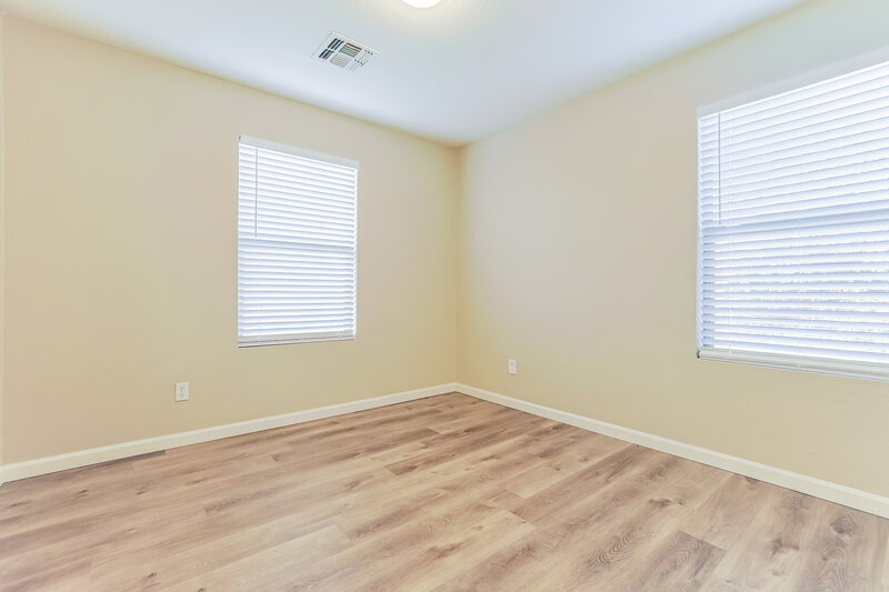 2,055/Mo, 9449 W Jamestown Rd Phoenix, AZ 85037 Bedroom View 2