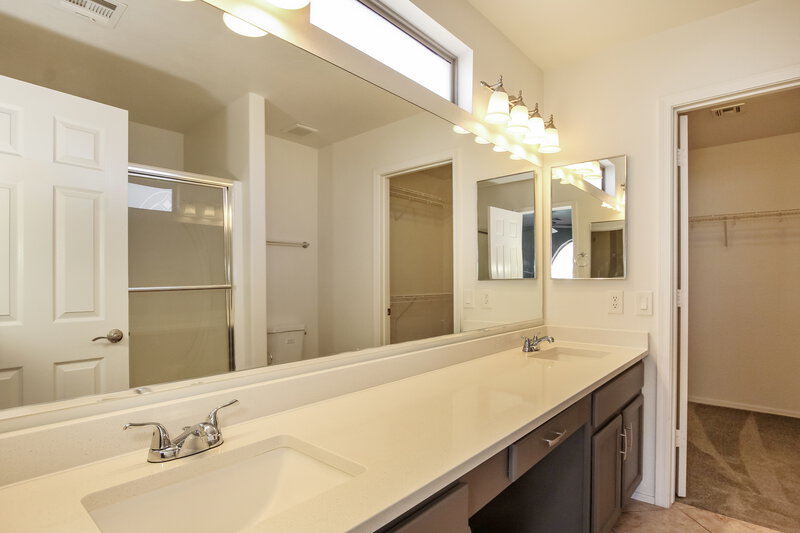 1,890/Mo, 23955 W Antelope Trail Buckeye, AZ 85326 Main Bathroom View