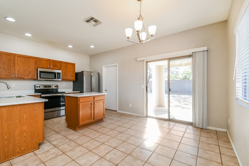 1,610/Mo, 1163 E Dust Devil Dr San Tan Valley, AZ 85143 Dining Room View