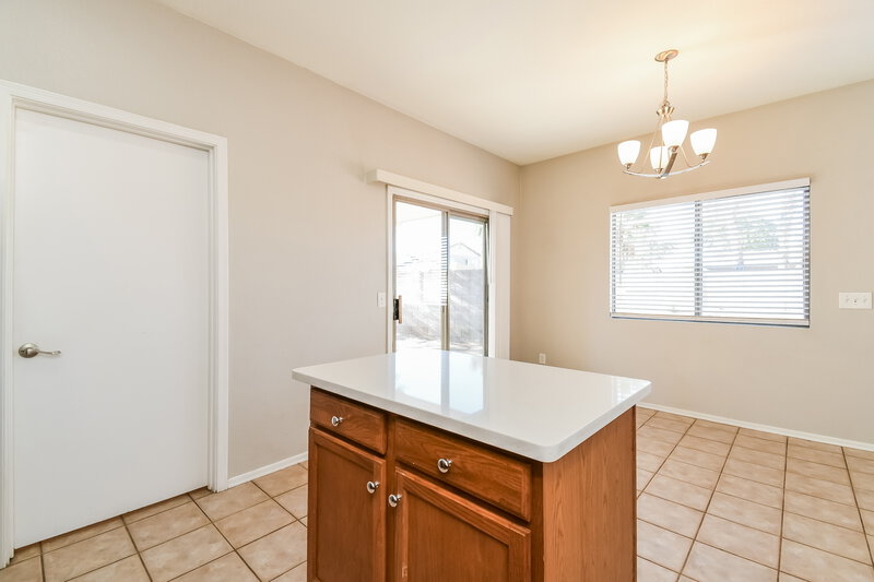 1,610/Mo, 1163 E Dust Devil Dr San Tan Valley, AZ 85143 Dining Room View 3