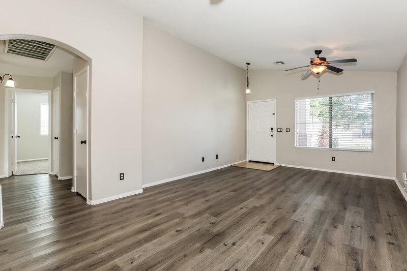 1,870/Mo, 1105 E Nardini Street San Tan Valley, AZ 85140 Living Room View 2