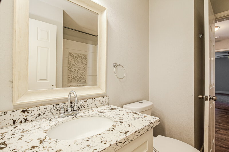 2,095/Mo, 13818 W Fargo Drive Surprise, AZ 85374 Main Bathroom View