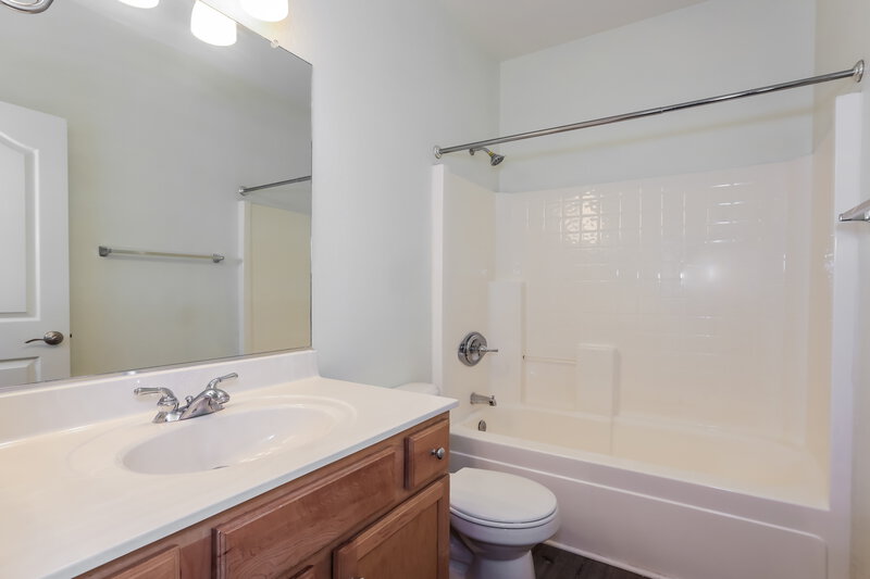 1,950/Mo, 13587 W Tara Lane Surprise, AZ 85374 Bathroom View