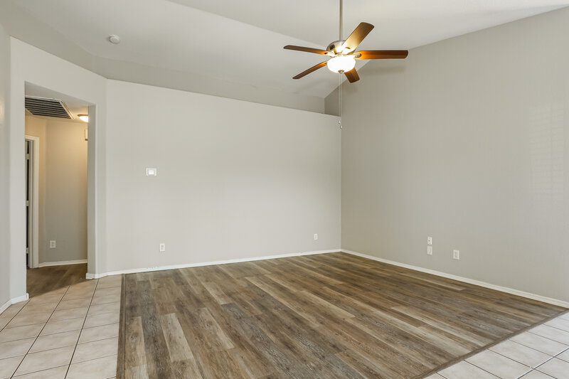 1,870/Mo, 6412 W Hilton Avenue Phoenix, AZ 85043 Living Room View