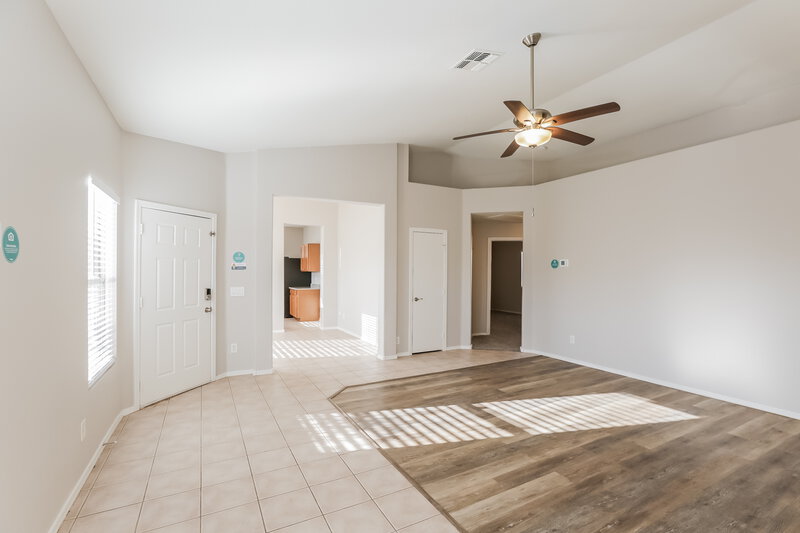 1,985/Mo, 6412 W Hilton Avenue Phoenix, AZ 85043 Living Room View 2