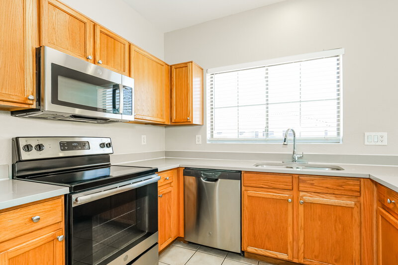 1,870/Mo, 6412 W Hilton Avenue Phoenix, AZ 85043 Kitchen View
