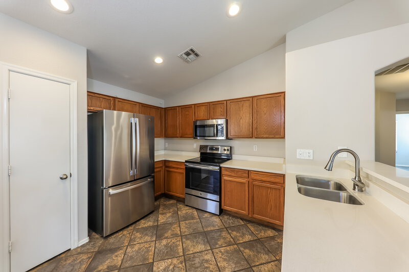 1,795/Mo, 16214 N 162nd Dr Surprise, AZ 85374 Kitchen View