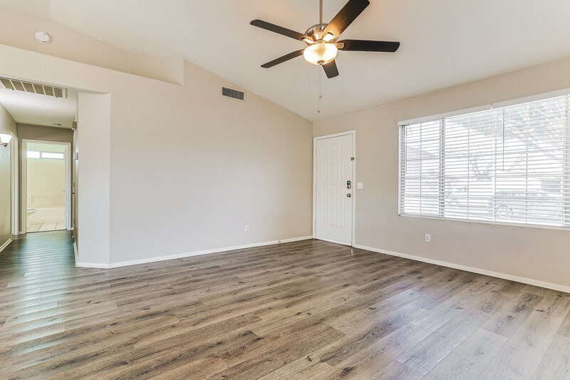 2,115/Mo, 463 E Harrison St Chandler, AZ 85225 Living Room View 3