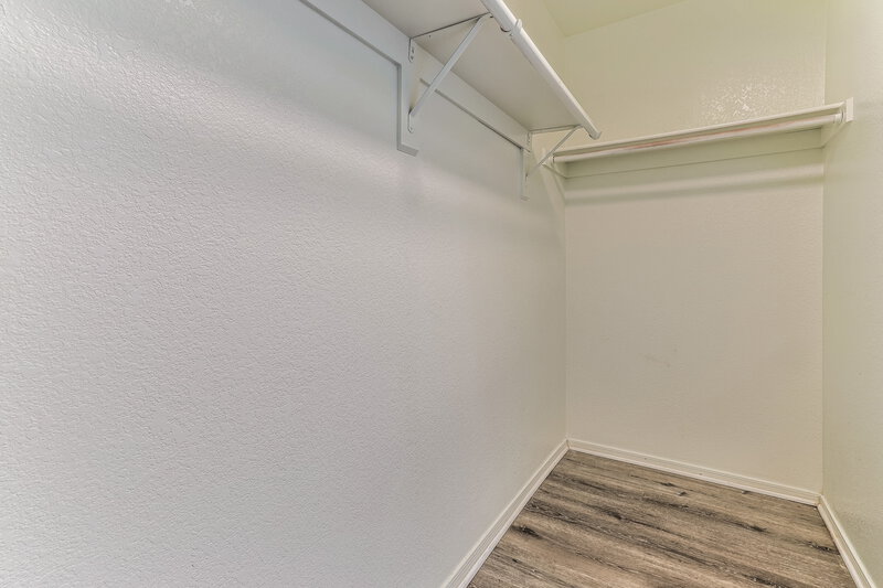 2,115/Mo, 463 E Harrison St Chandler, AZ 85225 Walk In Closet View