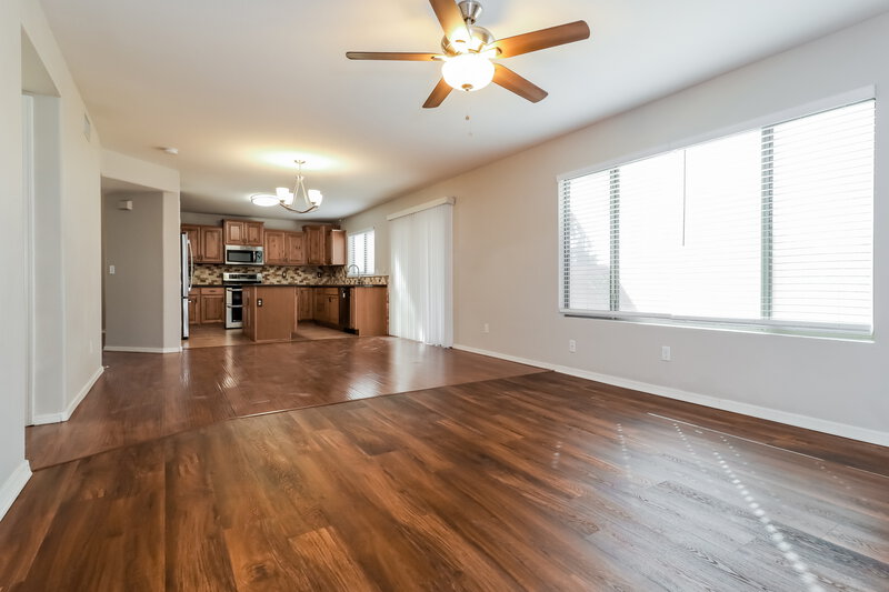 2,430/Mo, 3802 N 104th Ave Avondale, AZ 85392 Living Room View