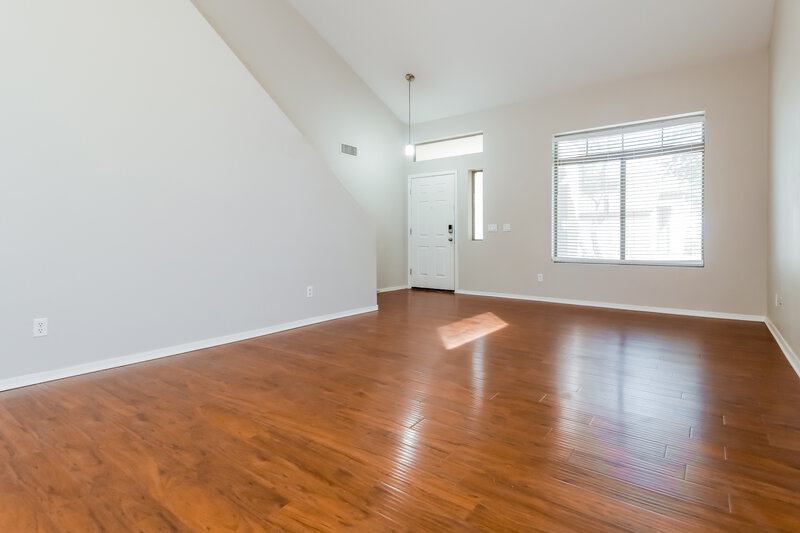 2,430/Mo, 3802 N 104th Ave Avondale, AZ 85392 Living Room View 2